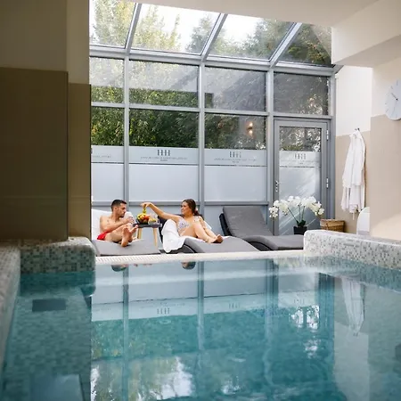 Historia & Historante 4*