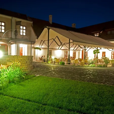 Historia & Historante מלון