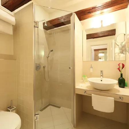 Historia & Historante מלון 4*