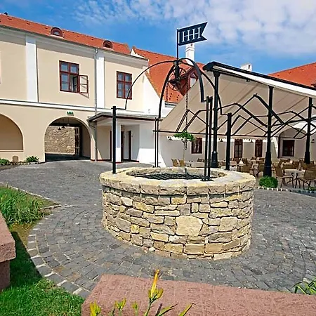 Historia & Historante Hotel