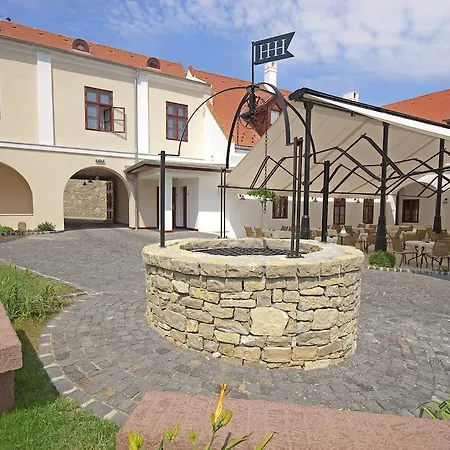 Hotel Historia & Historante 4*