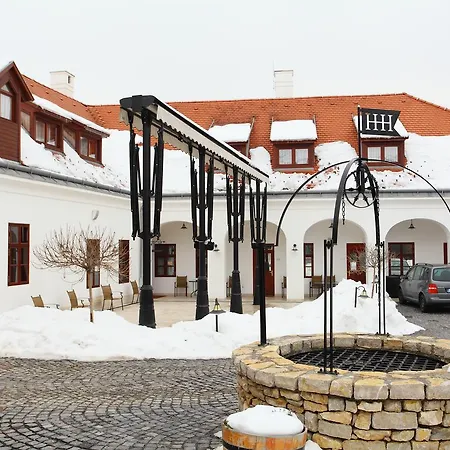 Historia & Historante מלון 4*