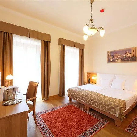 Historia & Historante Hotel