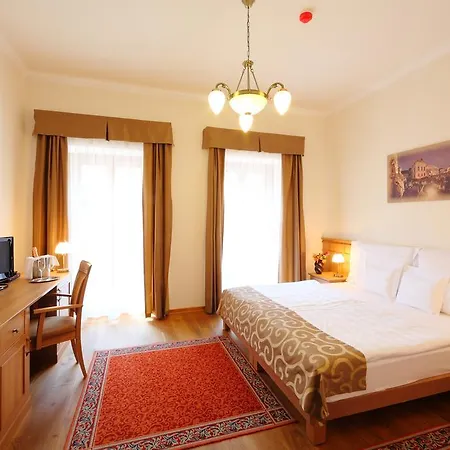 Historia & Historante 4* Veszprem