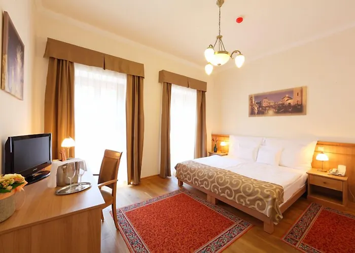 Historia & Historante 4* Veszprem