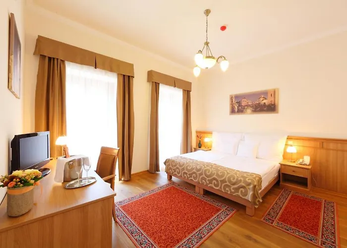 Historia & Historante 4* Veszprem